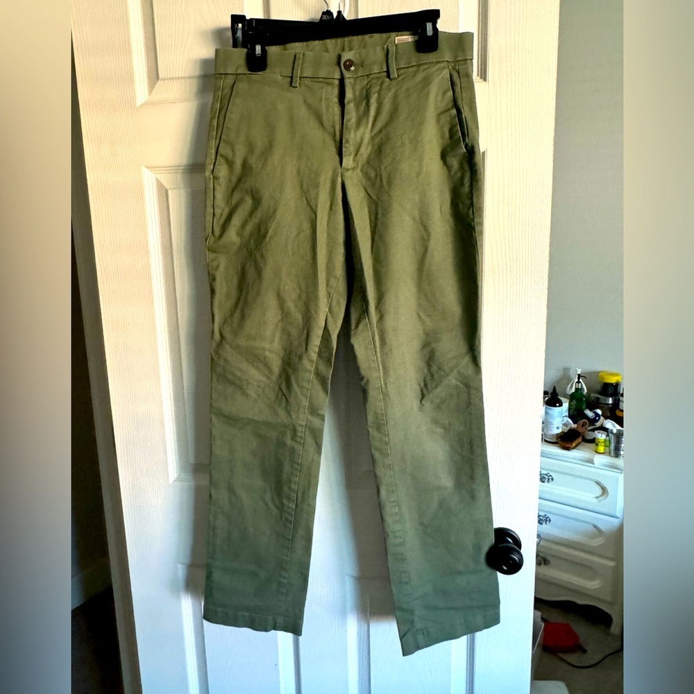 Gap straight chinos size 30/32